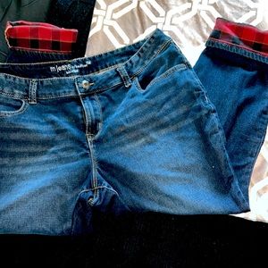 Mid rise in jeans by Maurices